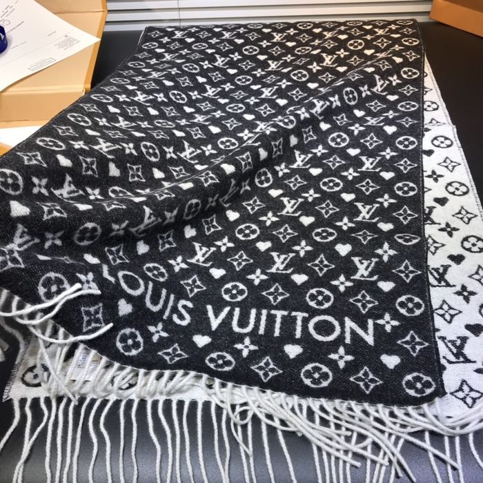 Louis Vuitton Scarf LV00052